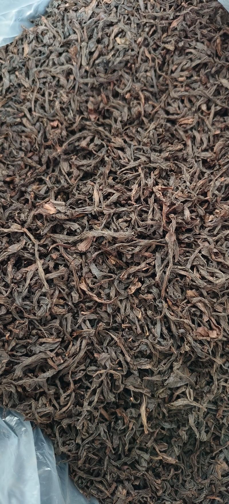 岩茶的世界：武夷山的瑰宝